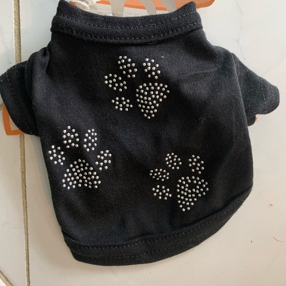 💖 Dog Shirt Silver Studded Paw Prints Puppy Clothes t-shirt Tee Pet Clothes NEW - Picture 5 of 6